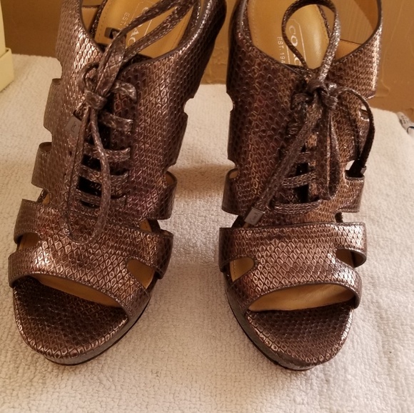Women's Coach heels size 7 - Picture 2 of 5